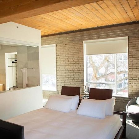 Hotel Ocho Торонто Екстер'єр фото